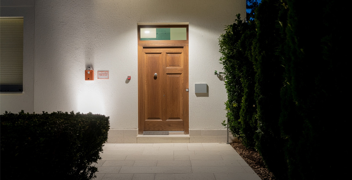 Furto in abitazione: la Corte Costituzionale conferma la legittimità dell’art. 624-bis c.p. e l’applicabilità anche alle parti comuni condominiali.